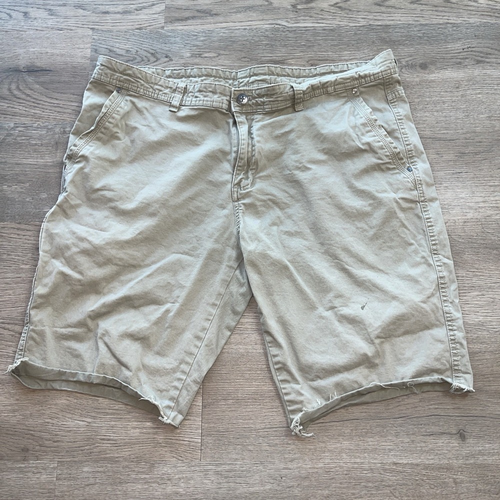 SWISS TECH Shorts Mens Size 42 Brown Khaki Pockets Cut into shorts